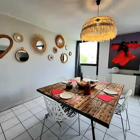 Apartment Le Sensation - En Plein Coeur De Ville- Ascenseur Nimes